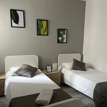 F4 Room 2, Private Room Two Single Beds Shared Bathroom 姆西达 外观 照片