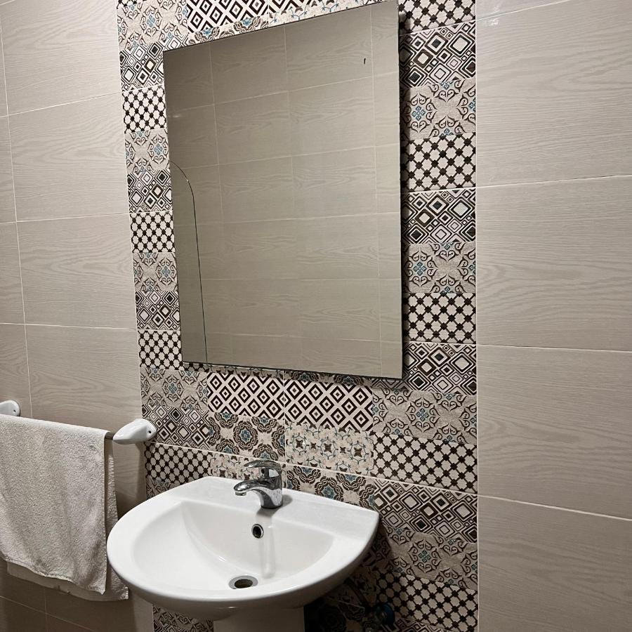 F4 Room 2, Private Room Two Single Beds Shared Bathroom 姆西达 外观 照片