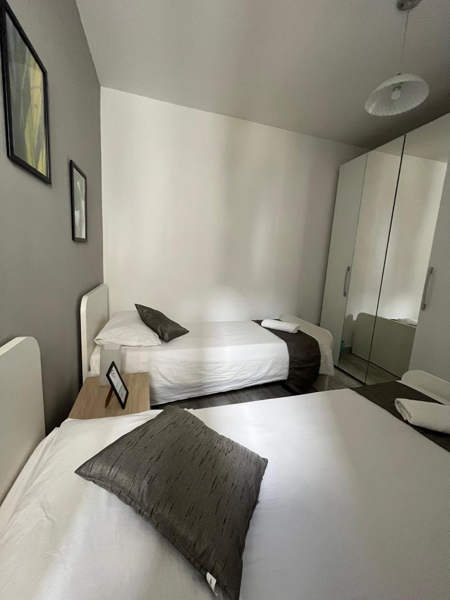 F4 Room 2, Private Room Two Single Beds Shared Bathroom 姆西达 外观 照片